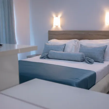 Oasis Hotel 4*