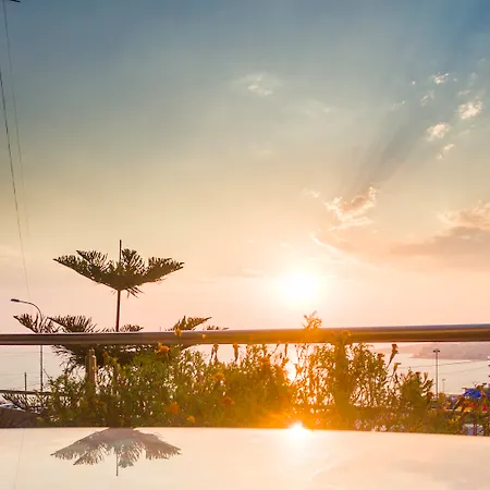 Oasis Hotel