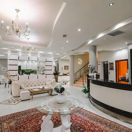Oasis Hotel 4*