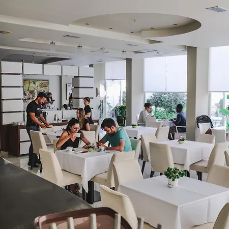 Oasis 4* Sarandë