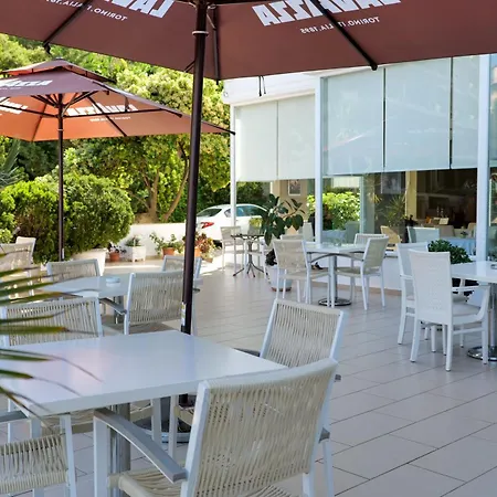 Oasis Hotel 4*